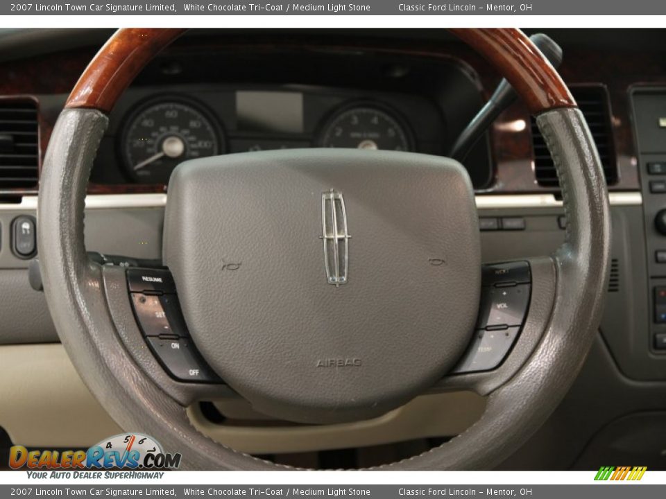 2007 Lincoln Town Car Signature Limited White Chocolate Tri-Coat / Medium Light Stone Photo #6