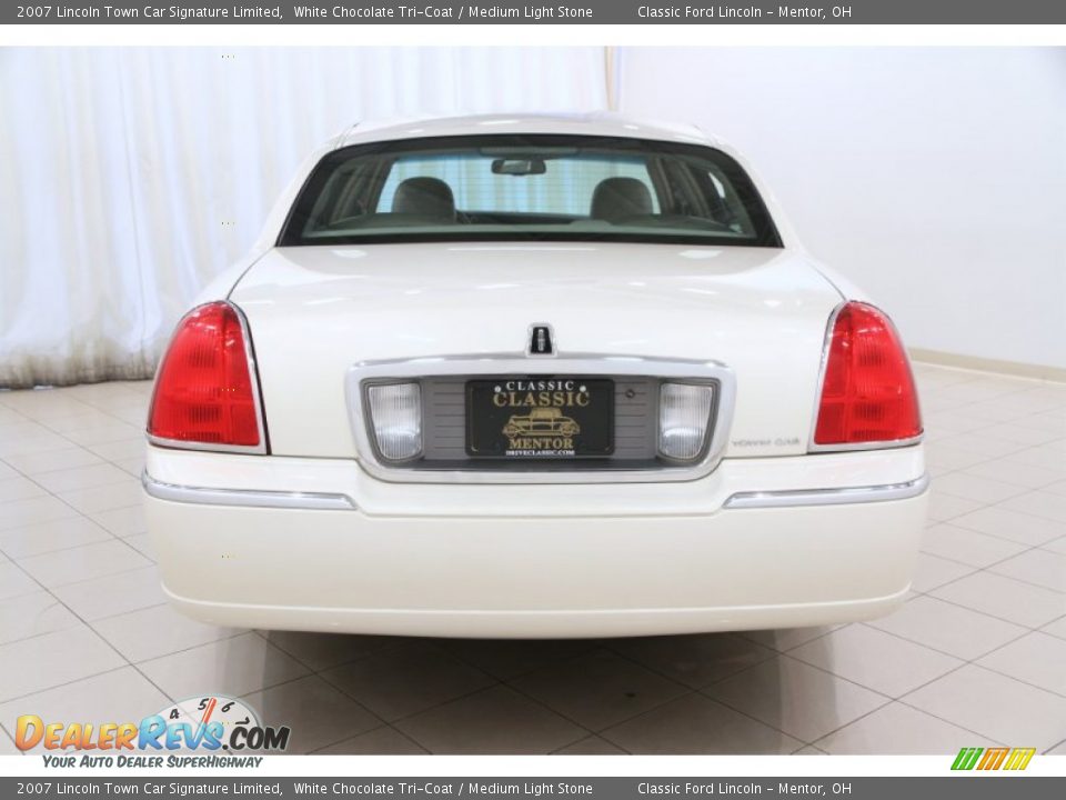 2007 Lincoln Town Car Signature Limited White Chocolate Tri-Coat / Medium Light Stone Photo #12