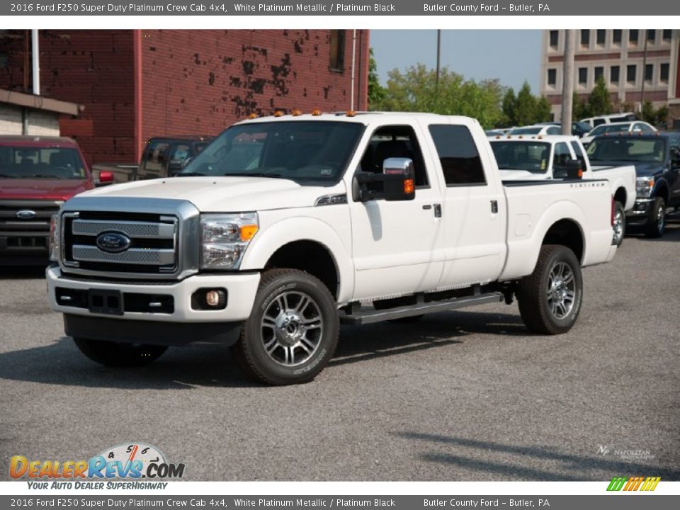 Front 3/4 View of 2016 Ford F250 Super Duty Platinum Crew Cab 4x4 Photo #2