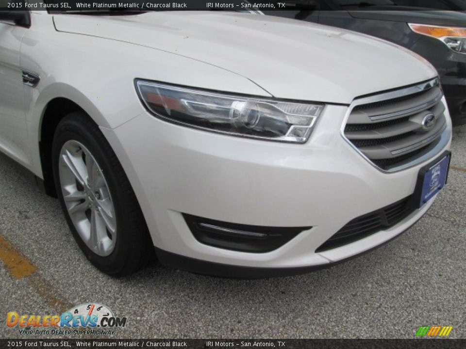 2015 Ford Taurus SEL White Platinum Metallic / Charcoal Black Photo #2