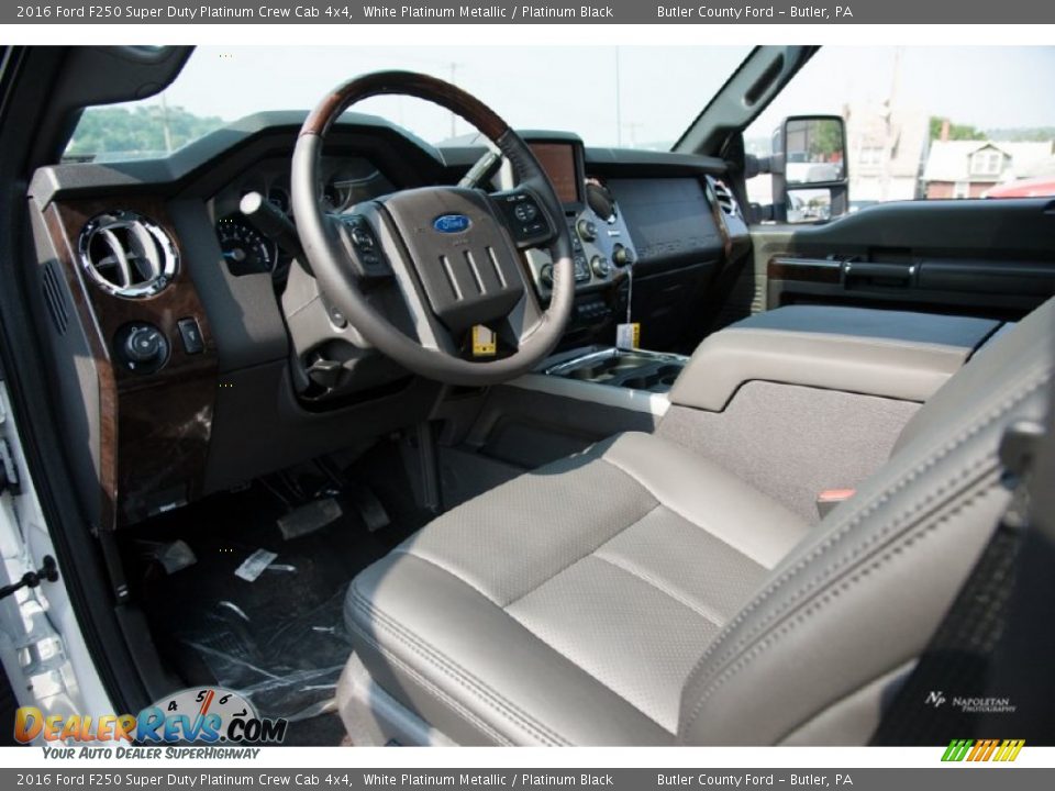 Platinum Black Interior - 2016 Ford F250 Super Duty Platinum Crew Cab 4x4 Photo #11