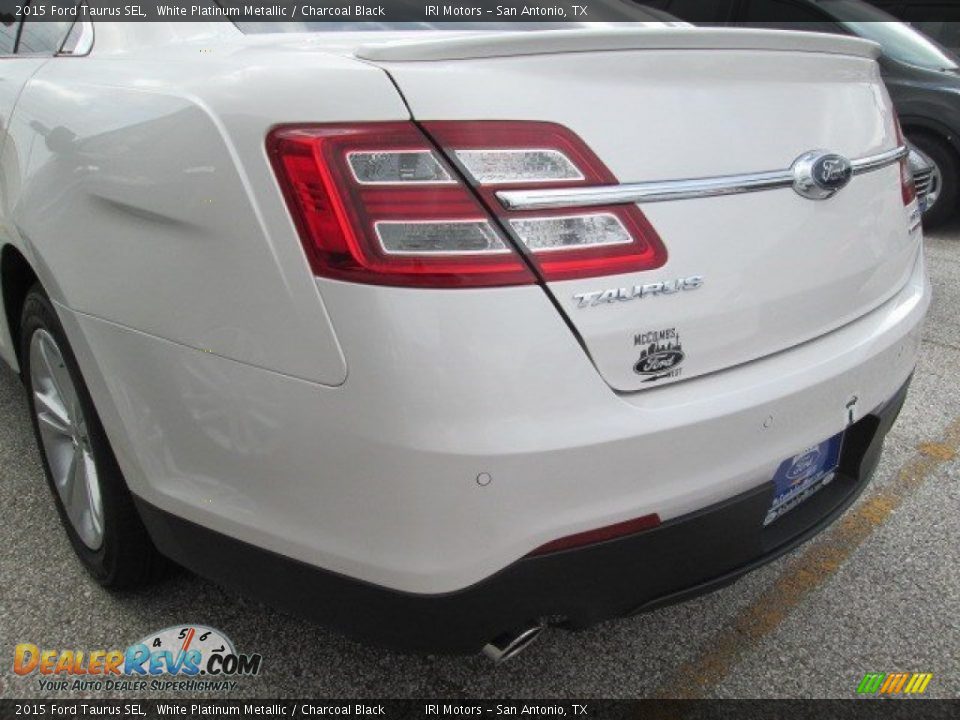 2015 Ford Taurus SEL White Platinum Metallic / Charcoal Black Photo #9
