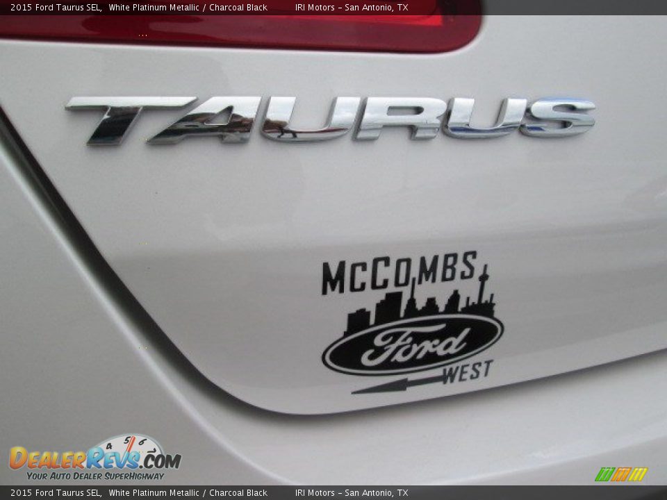 2015 Ford Taurus SEL White Platinum Metallic / Charcoal Black Photo #12