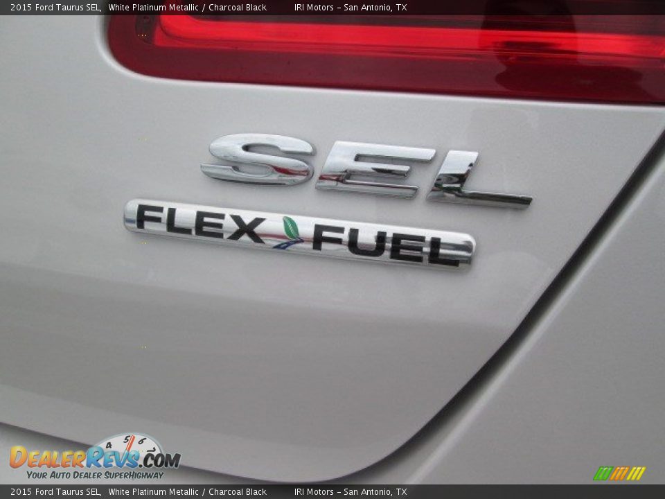 2015 Ford Taurus SEL White Platinum Metallic / Charcoal Black Photo #15