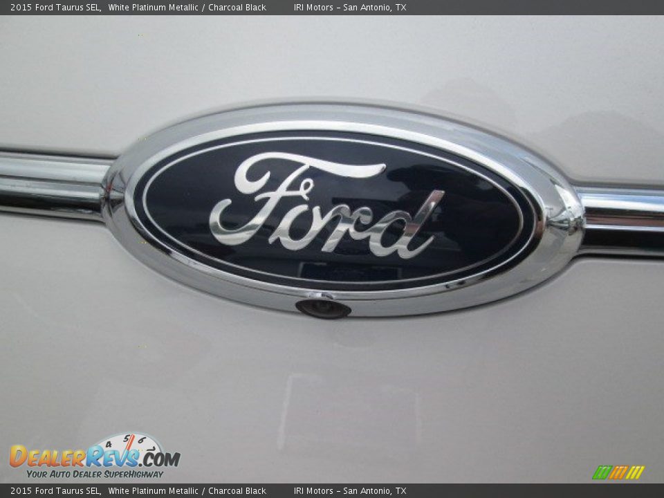 2015 Ford Taurus SEL White Platinum Metallic / Charcoal Black Photo #16