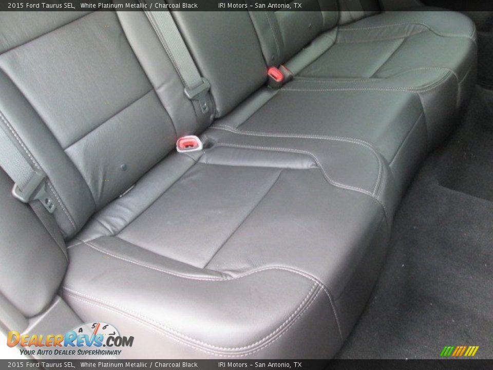 2015 Ford Taurus SEL White Platinum Metallic / Charcoal Black Photo #19