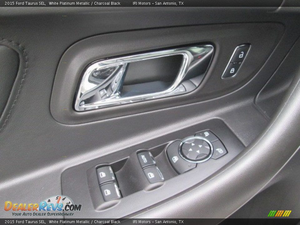 2015 Ford Taurus SEL White Platinum Metallic / Charcoal Black Photo #34