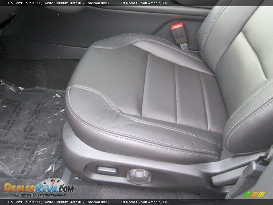2015 Ford Taurus SEL White Platinum Metallic / Charcoal Black Photo #36