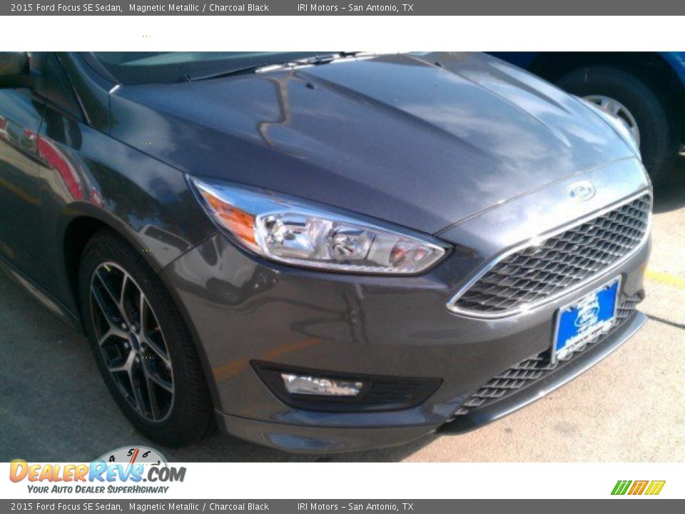 2015 Ford Focus SE Sedan Magnetic Metallic / Charcoal Black Photo #3