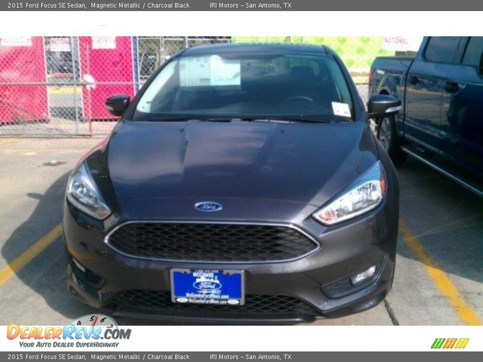 2015 Ford Focus SE Sedan Magnetic Metallic / Charcoal Black Photo #5