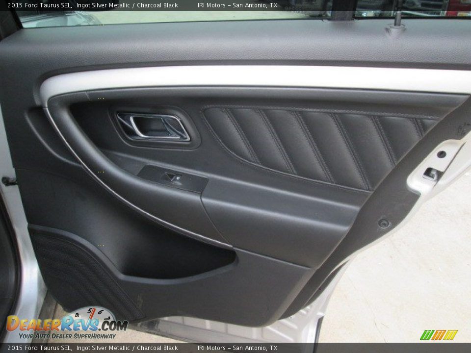 2015 Ford Taurus SEL Ingot Silver Metallic / Charcoal Black Photo #20