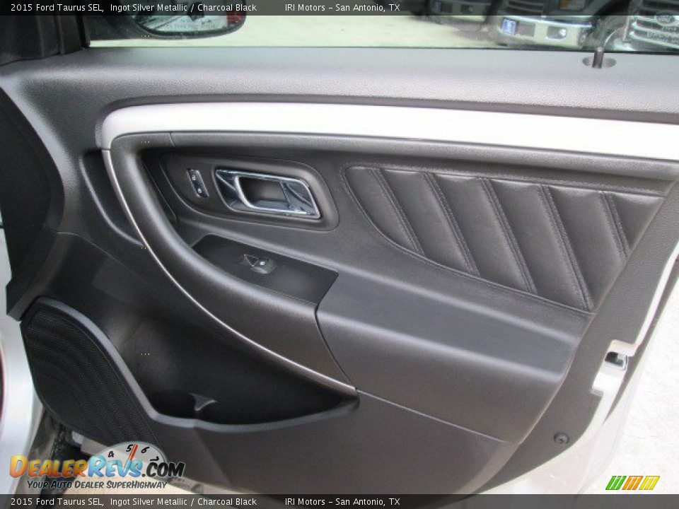2015 Ford Taurus SEL Ingot Silver Metallic / Charcoal Black Photo #24