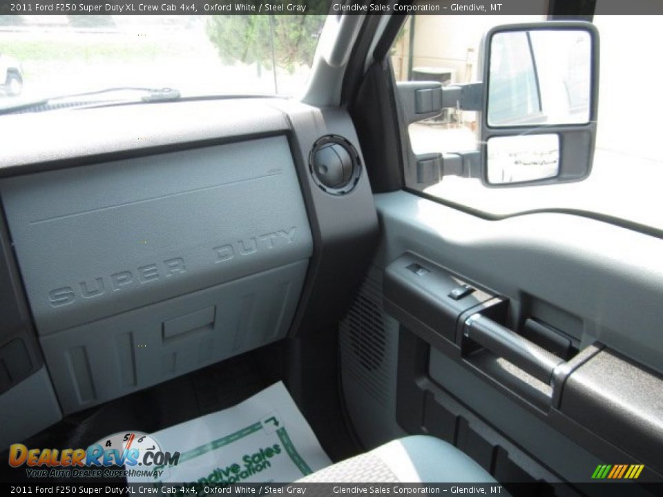 2011 Ford F250 Super Duty XL Crew Cab 4x4 Oxford White / Steel Gray Photo #20
