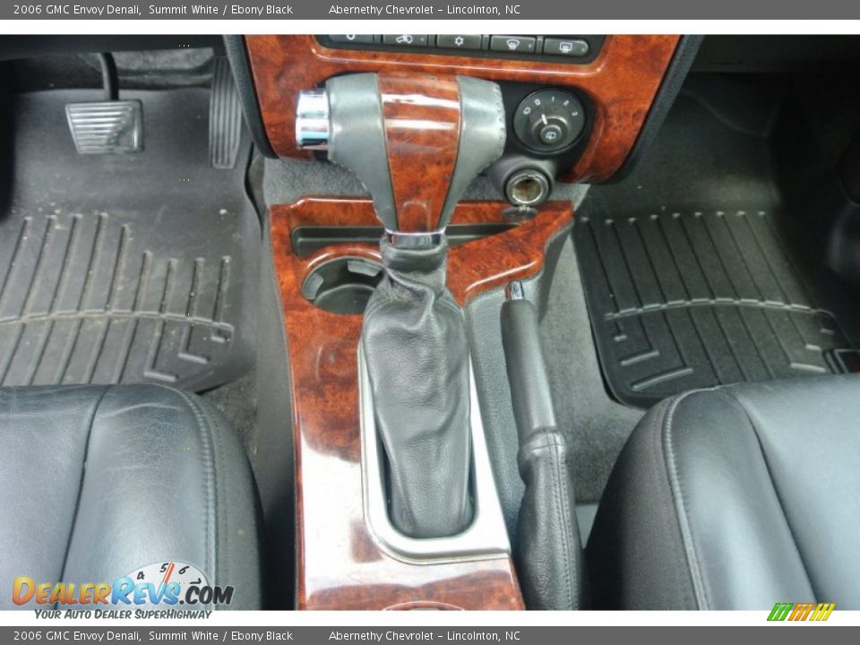 2006 GMC Envoy Denali Summit White / Ebony Black Photo #14