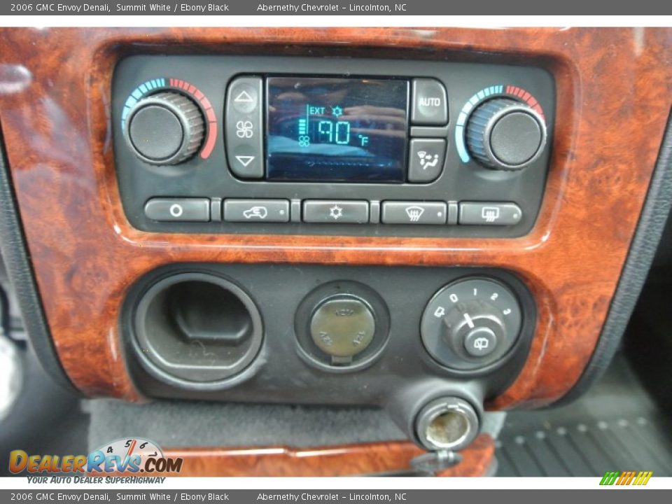 2006 GMC Envoy Denali Summit White / Ebony Black Photo #15