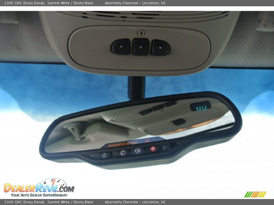 2006 GMC Envoy Denali Summit White / Ebony Black Photo #17