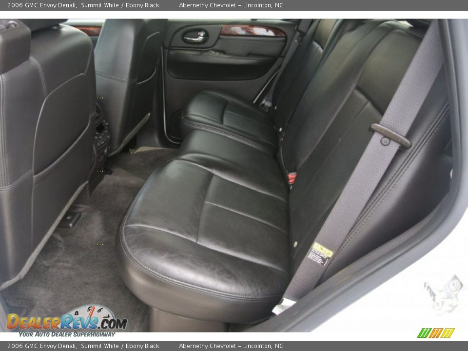 2006 GMC Envoy Denali Summit White / Ebony Black Photo #21