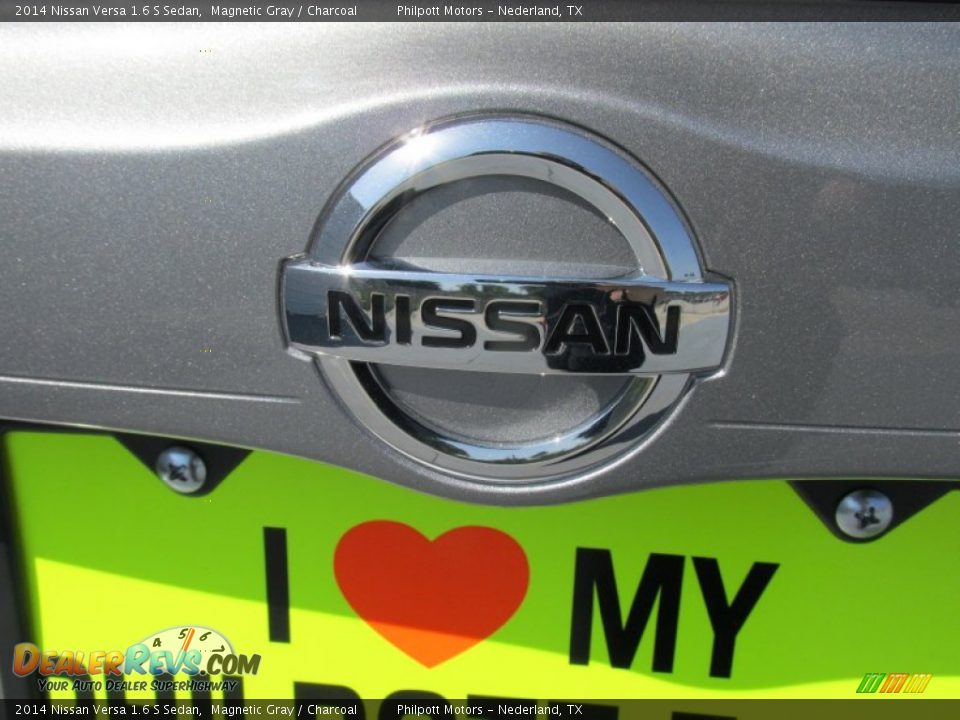 2014 Nissan Versa 1.6 S Sedan Magnetic Gray / Charcoal Photo #12