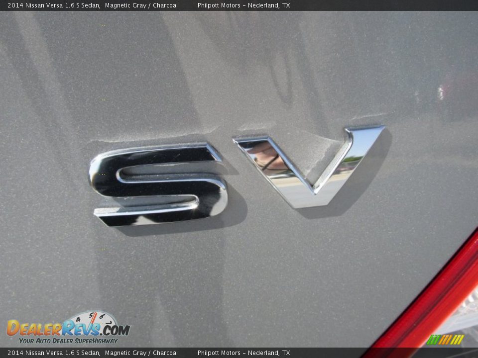 2014 Nissan Versa 1.6 S Sedan Magnetic Gray / Charcoal Photo #14