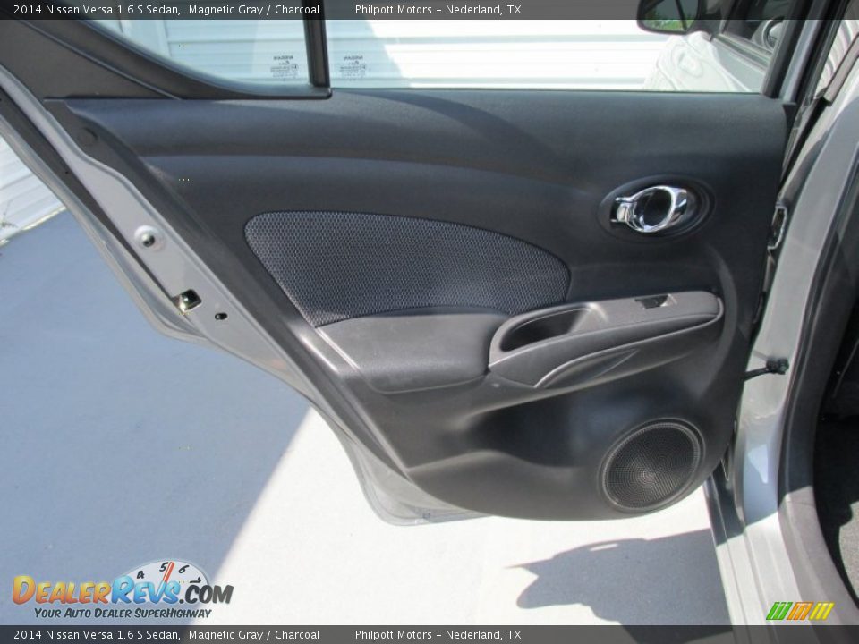 2014 Nissan Versa 1.6 S Sedan Magnetic Gray / Charcoal Photo #28