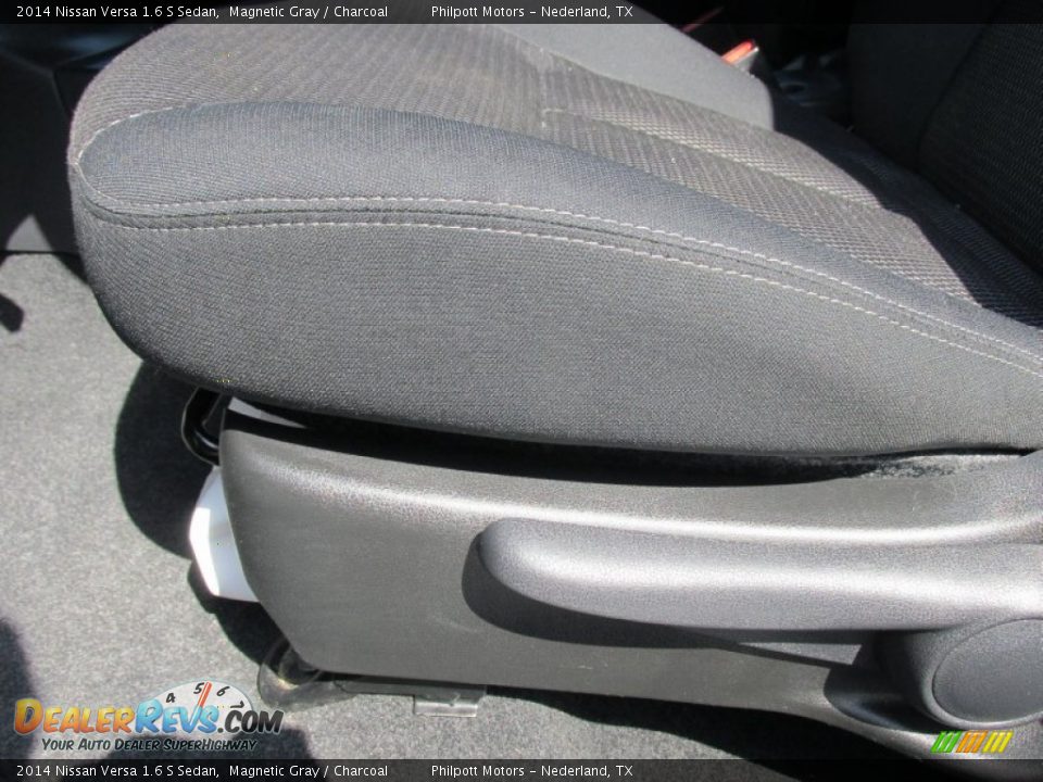 2014 Nissan Versa 1.6 S Sedan Magnetic Gray / Charcoal Photo #33
