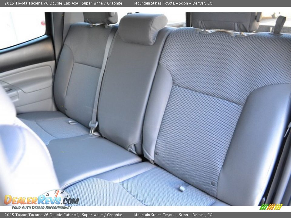 2015 Toyota Tacoma V6 Double Cab 4x4 Super White / Graphite Photo #7