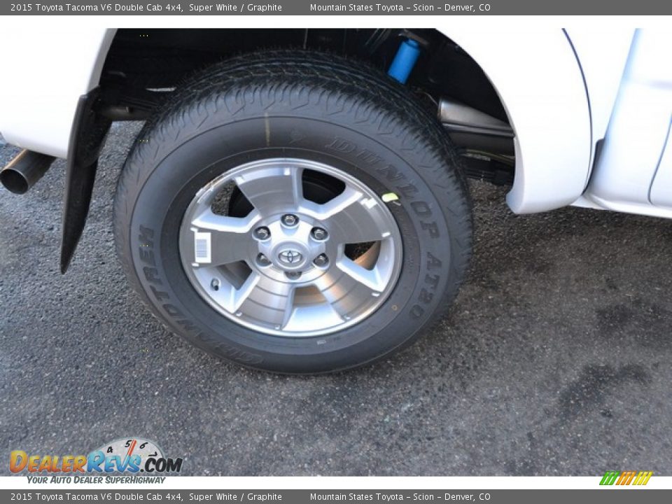 2015 Toyota Tacoma V6 Double Cab 4x4 Super White / Graphite Photo #9