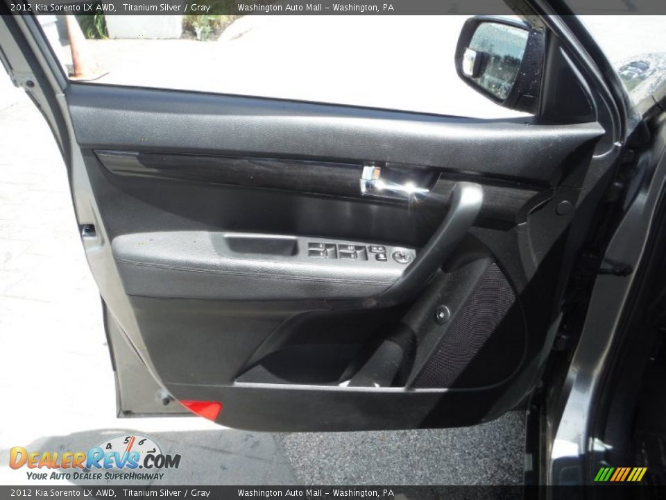 2012 Kia Sorento LX AWD Titanium Silver / Gray Photo #12