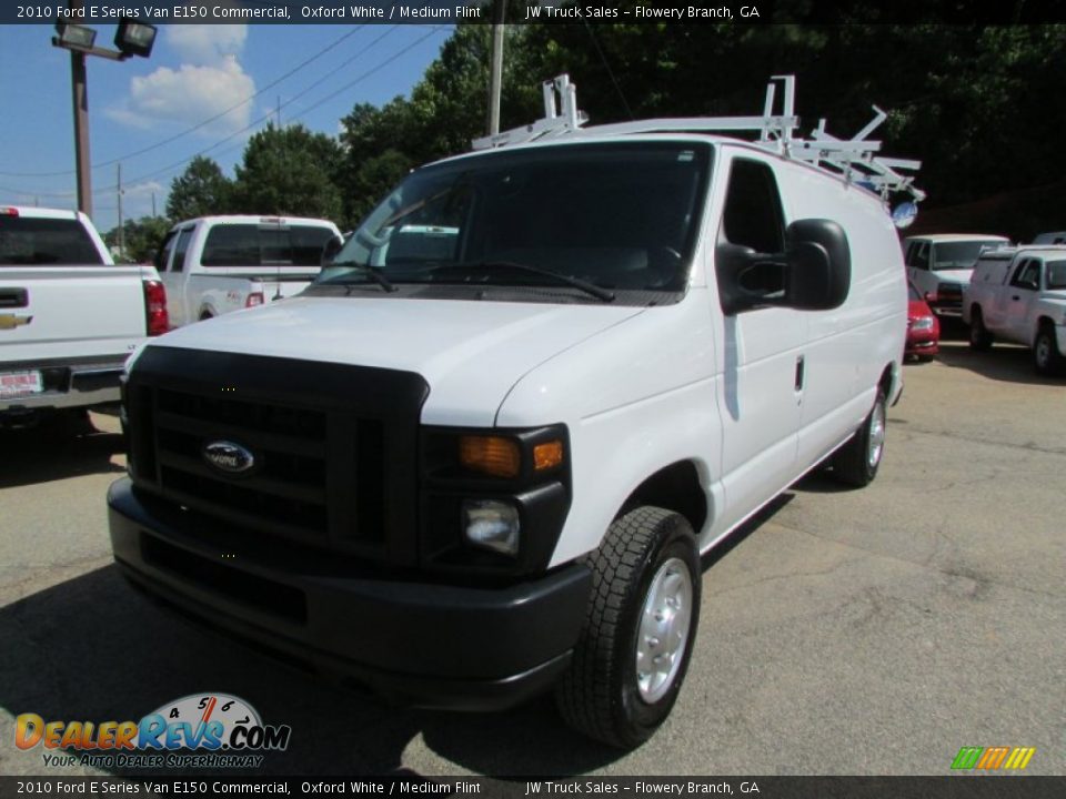 2010 Ford E Series Van E150 Commercial Oxford White / Medium Flint Photo #2