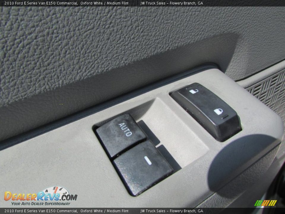 2010 Ford E Series Van E150 Commercial Oxford White / Medium Flint Photo #24