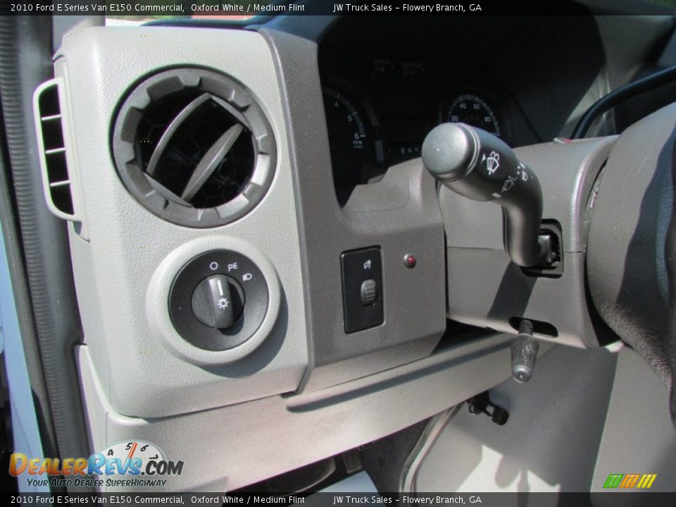 2010 Ford E Series Van E150 Commercial Oxford White / Medium Flint Photo #31