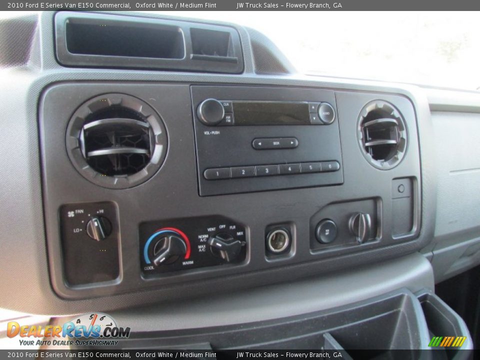 2010 Ford E Series Van E150 Commercial Oxford White / Medium Flint Photo #32