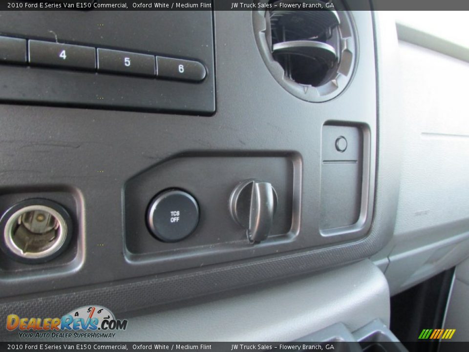 2010 Ford E Series Van E150 Commercial Oxford White / Medium Flint Photo #34