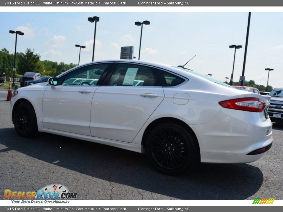 2016 Ford Fusion SE White Platinum Tri-Coat Metallic / Charcoal Black Photo #26