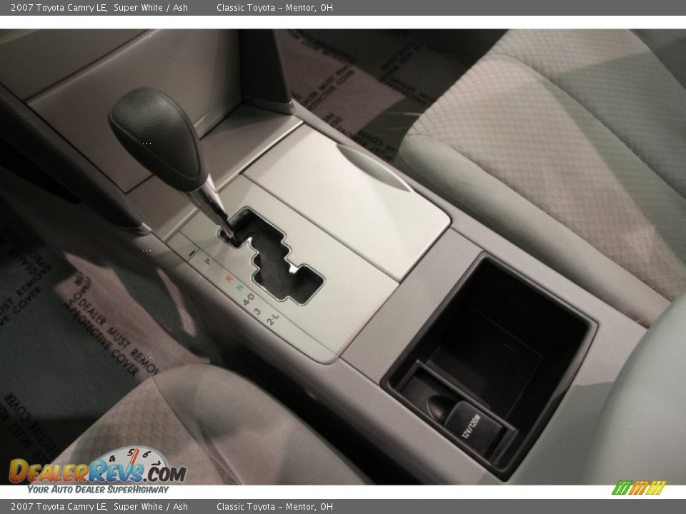 2007 Toyota Camry LE Super White / Ash Photo #9