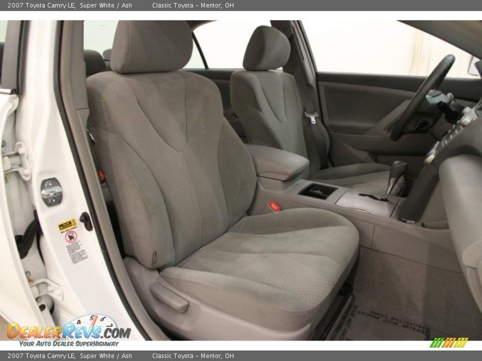 2007 Toyota Camry LE Super White / Ash Photo #11