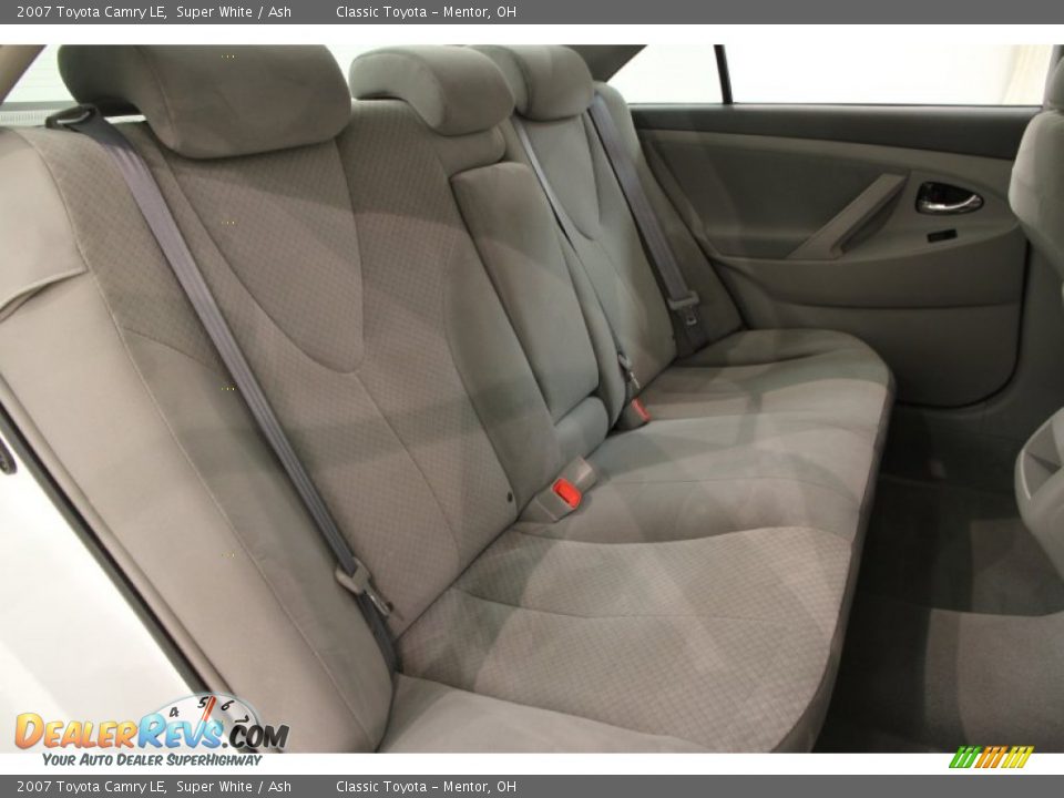 2007 Toyota Camry LE Super White / Ash Photo #12