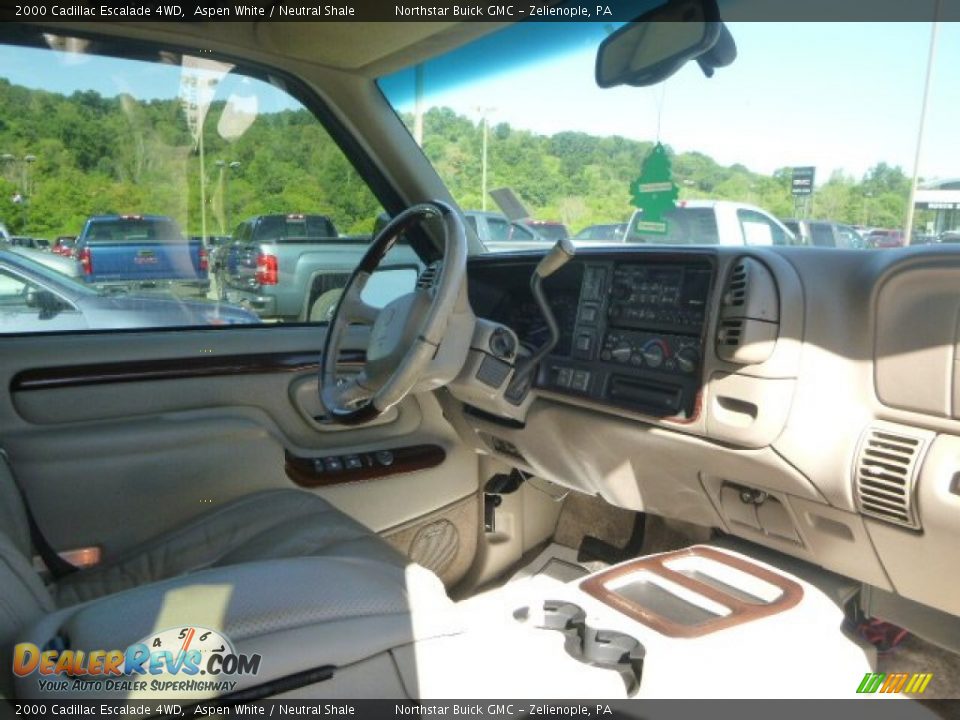 2000 Cadillac Escalade 4WD Aspen White / Neutral Shale Photo #10