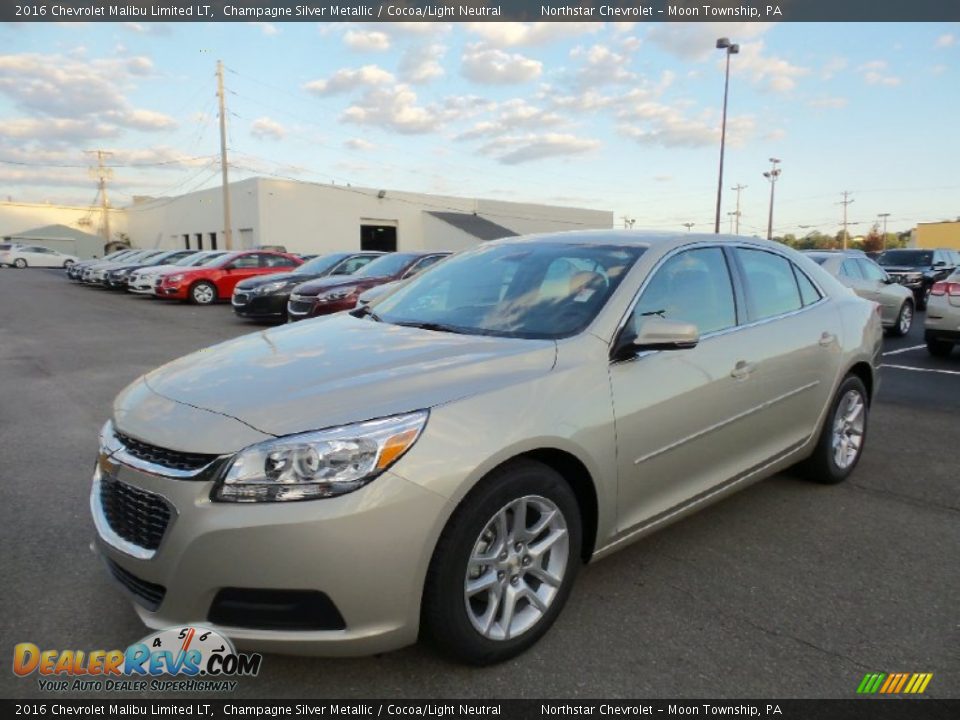 Front 3/4 View of 2016 Chevrolet Malibu Limited LT Photo #1