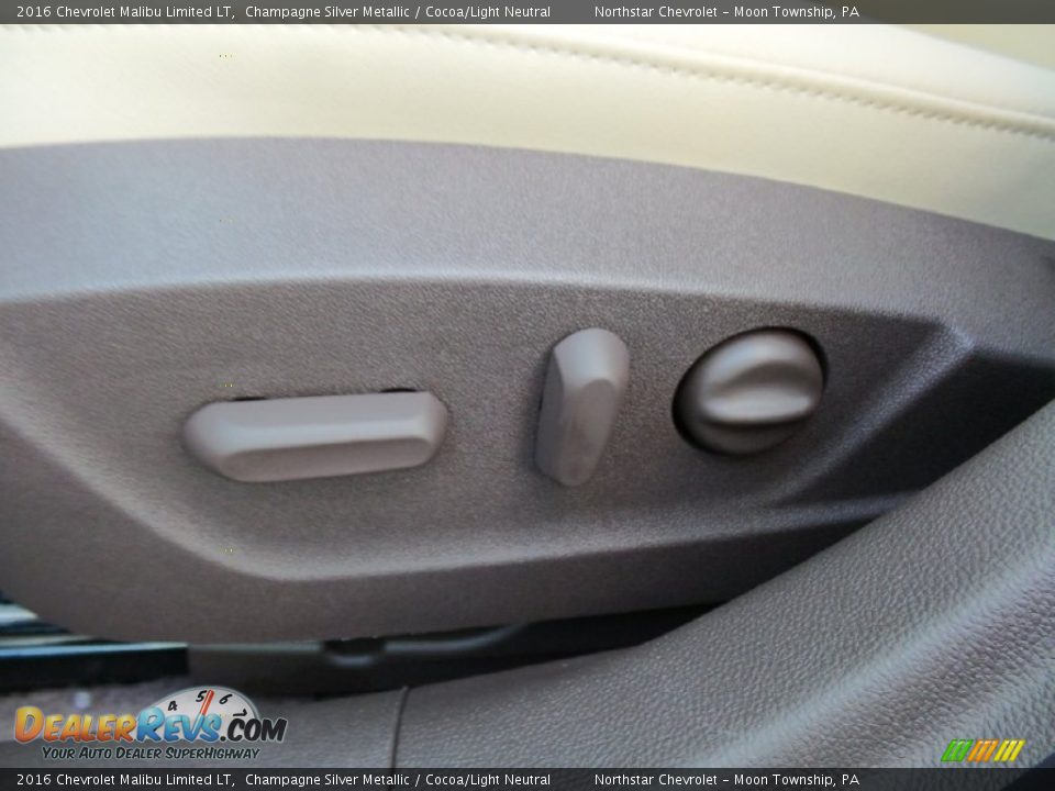 2016 Chevrolet Malibu Limited LT Champagne Silver Metallic / Cocoa/Light Neutral Photo #16