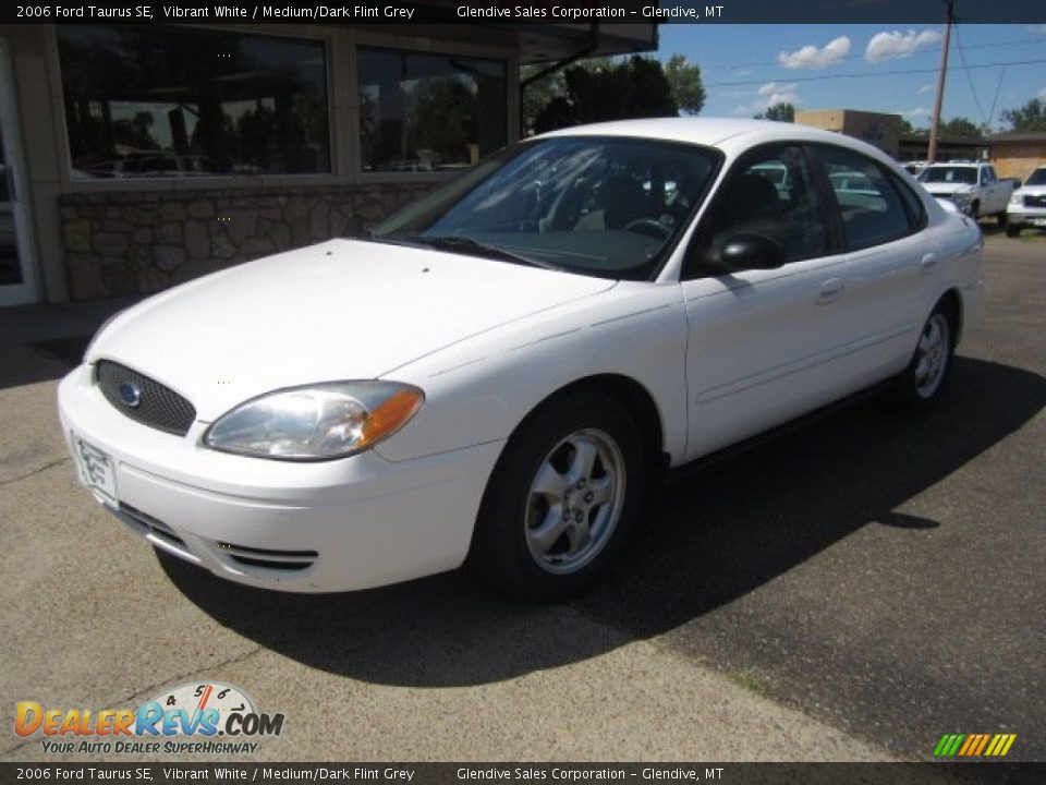2006 Ford Taurus SE Vibrant White / Medium/Dark Flint Grey Photo #1