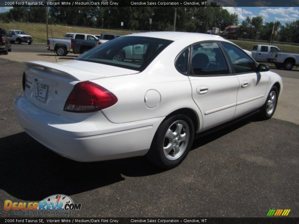 2006 Ford Taurus SE Vibrant White / Medium/Dark Flint Grey Photo #3