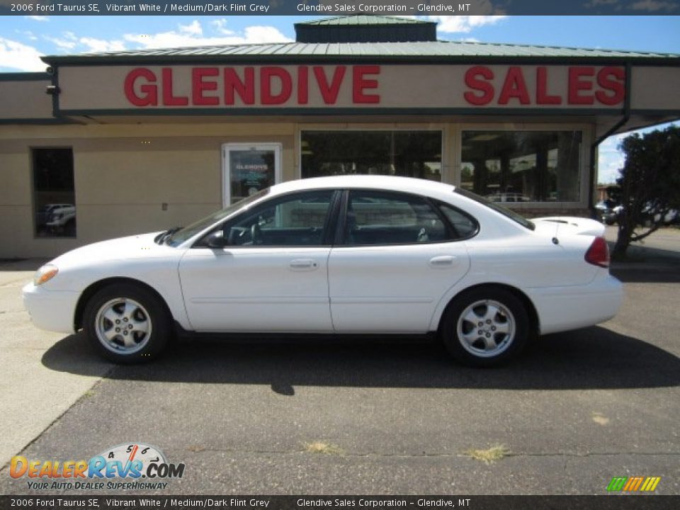 2006 Ford Taurus SE Vibrant White / Medium/Dark Flint Grey Photo #5