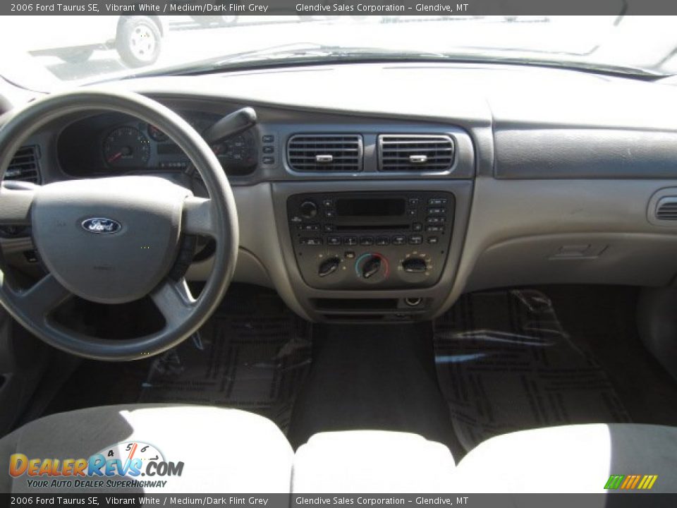 2006 Ford Taurus SE Vibrant White / Medium/Dark Flint Grey Photo #9