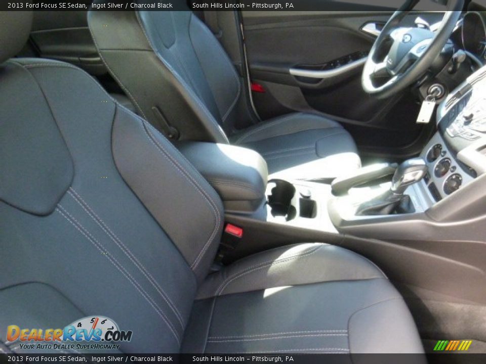 2013 Ford Focus SE Sedan Ingot Silver / Charcoal Black Photo #10