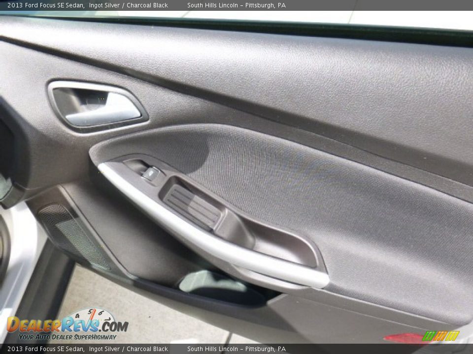 2013 Ford Focus SE Sedan Ingot Silver / Charcoal Black Photo #12