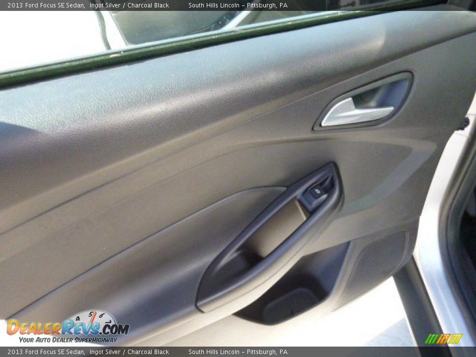 2013 Ford Focus SE Sedan Ingot Silver / Charcoal Black Photo #18