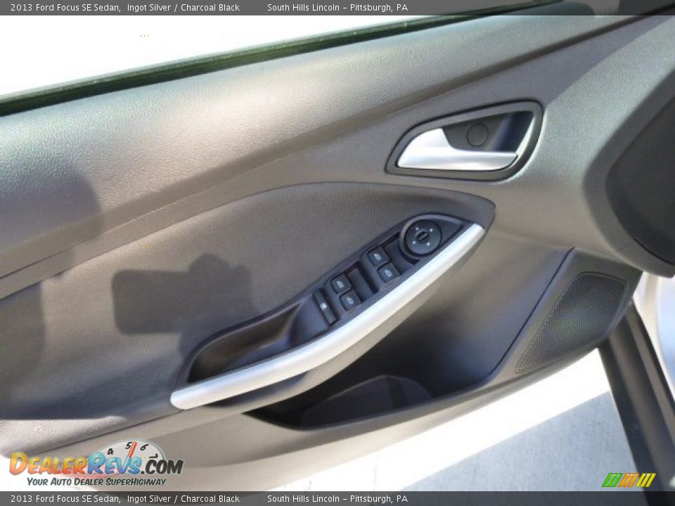 2013 Ford Focus SE Sedan Ingot Silver / Charcoal Black Photo #19