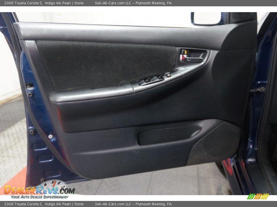 2006 Toyota Corolla S Indigo Ink Pearl / Stone Photo #12