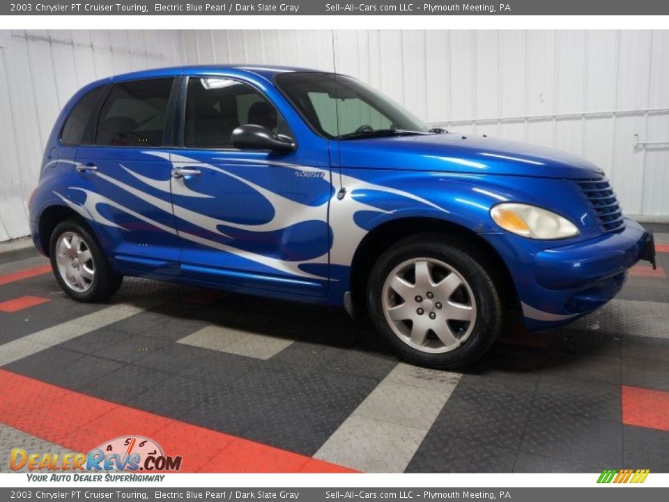 Front 3/4 View of 2003 Chrysler PT Cruiser Touring Photo #5